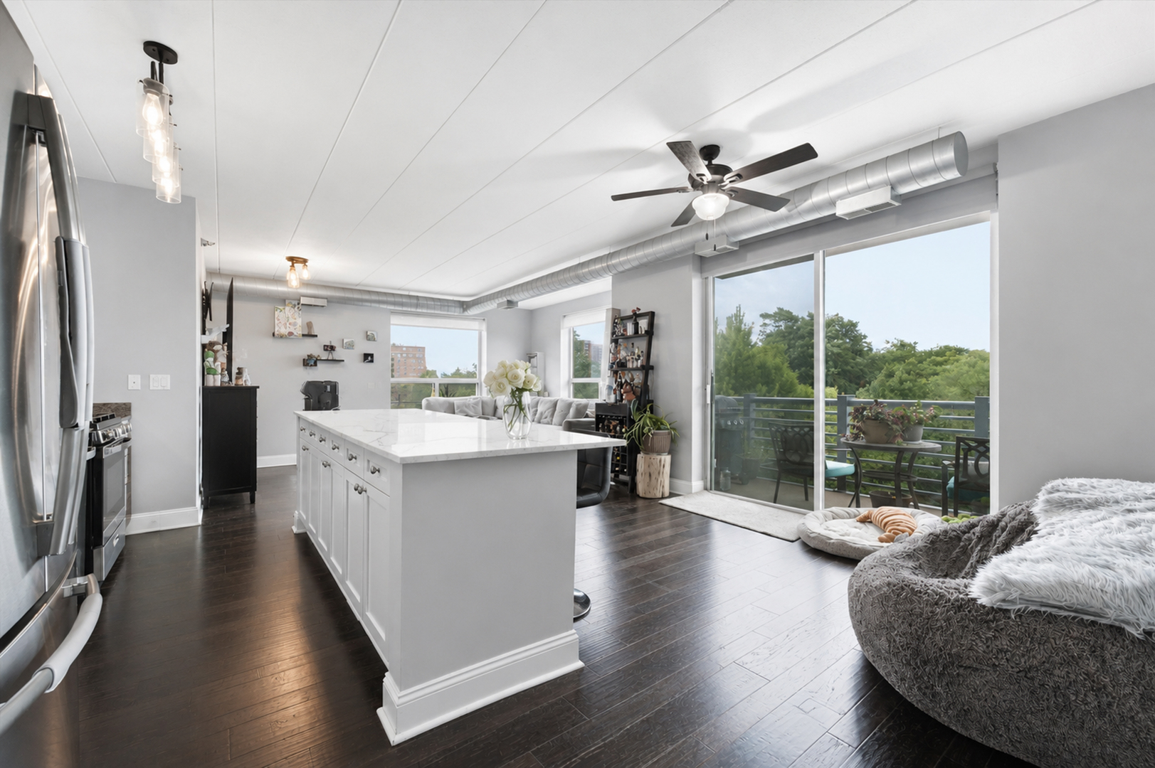 1100 W Montrose Avenue Unit: 502