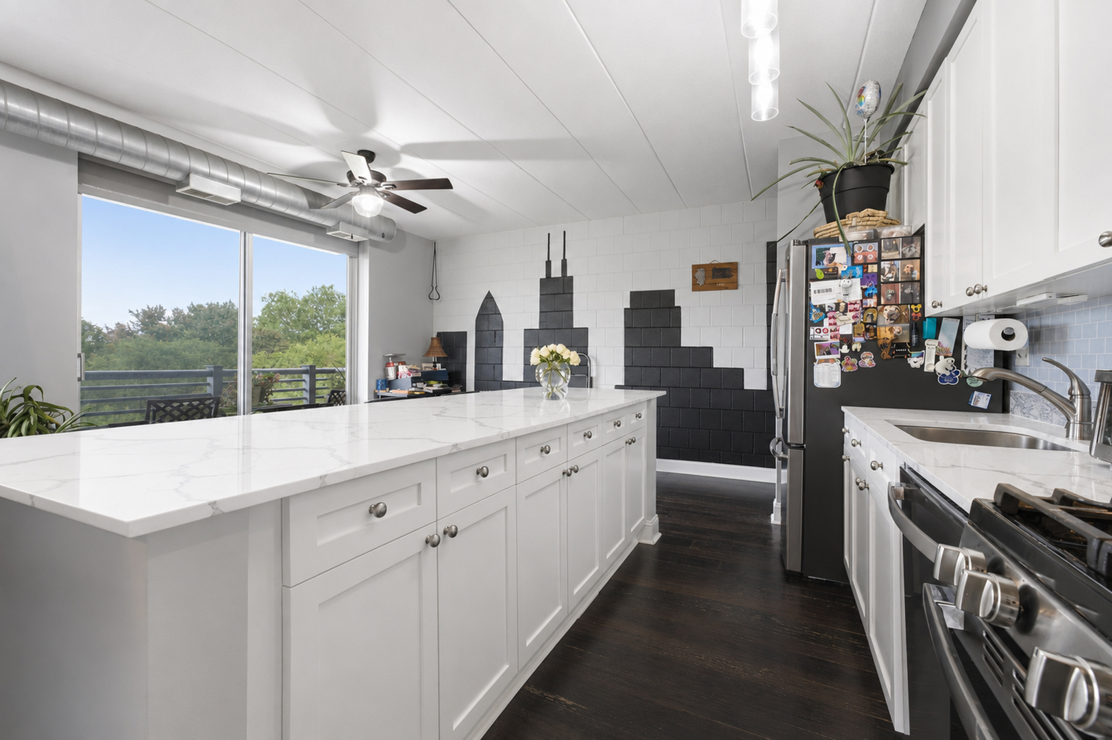 1100 W Montrose Avenue Unit: 502