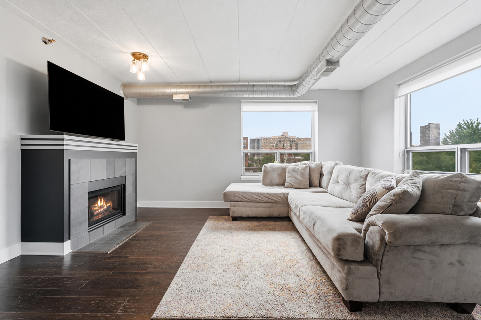 1100 W Montrose Avenue Unit: 502