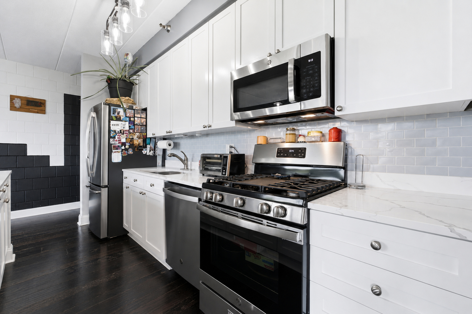 1100 W Montrose Avenue Unit: 502