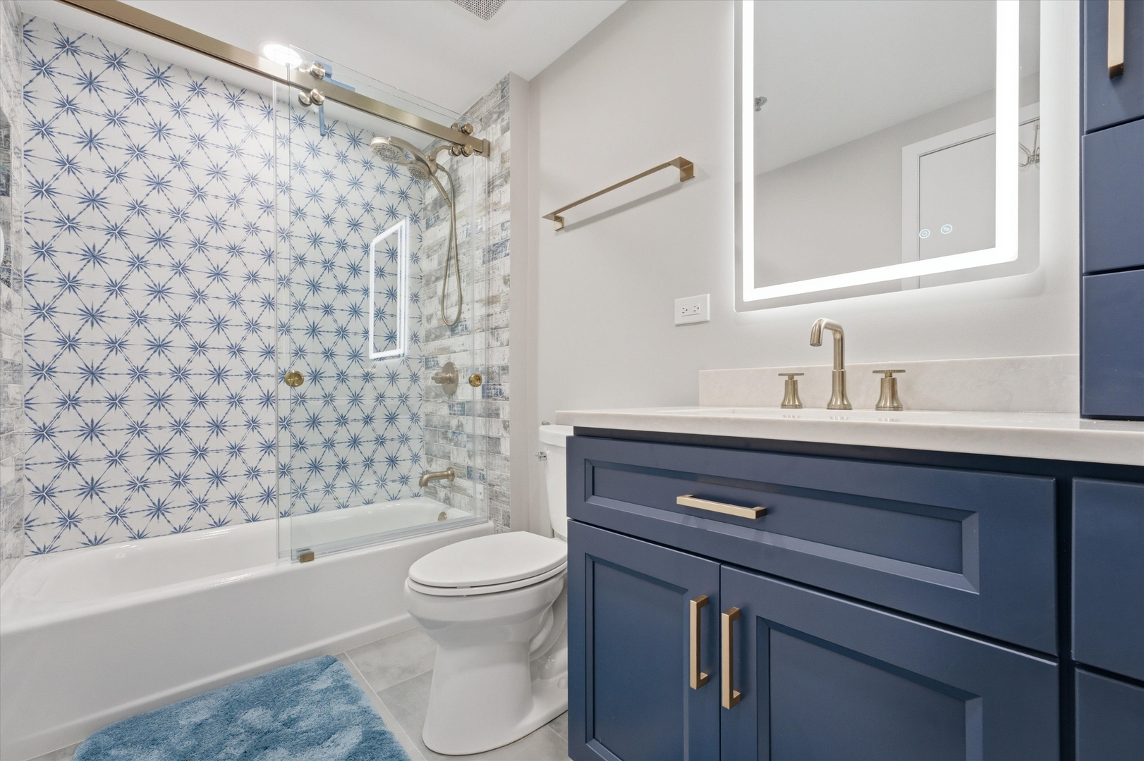 1100 W Montrose Avenue Unit: 502