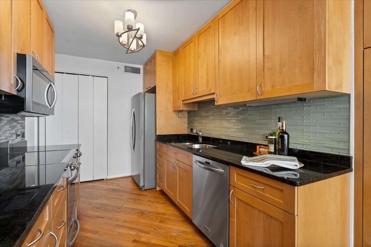 400 E Ohio Street Unit: 2003