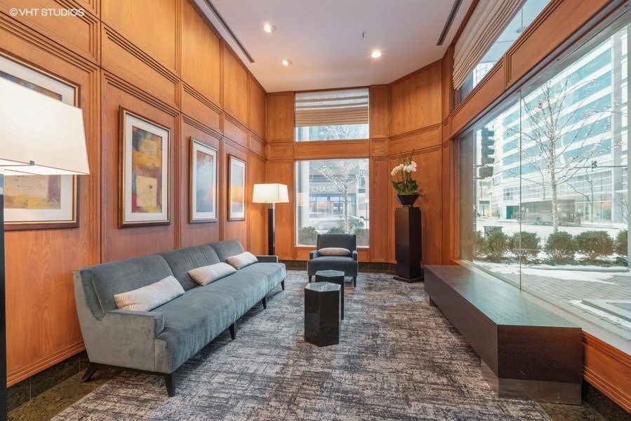 400 E Ohio Street Unit: 2003