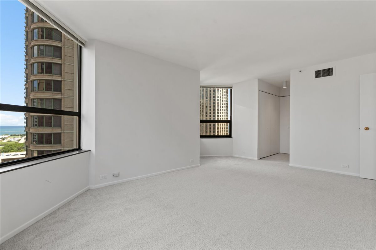 400 E Ohio Street Unit: 2003