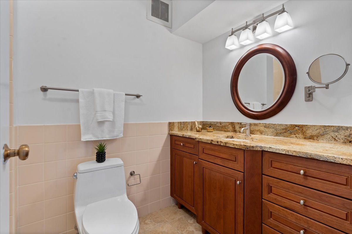 400 E Ohio Street Unit: 2003