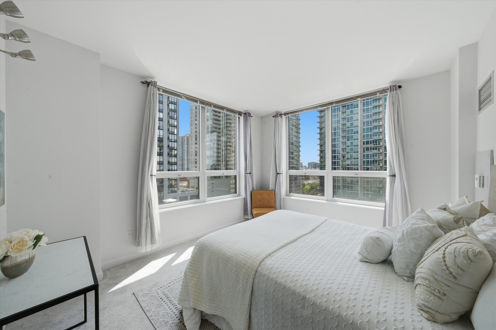 421 W Huron Street Unit: 1009