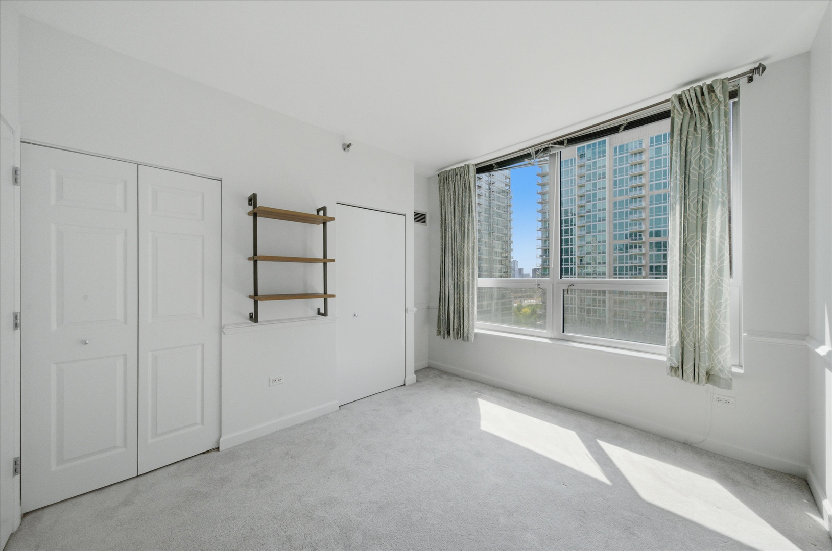 421 W Huron Street Unit: 1009
