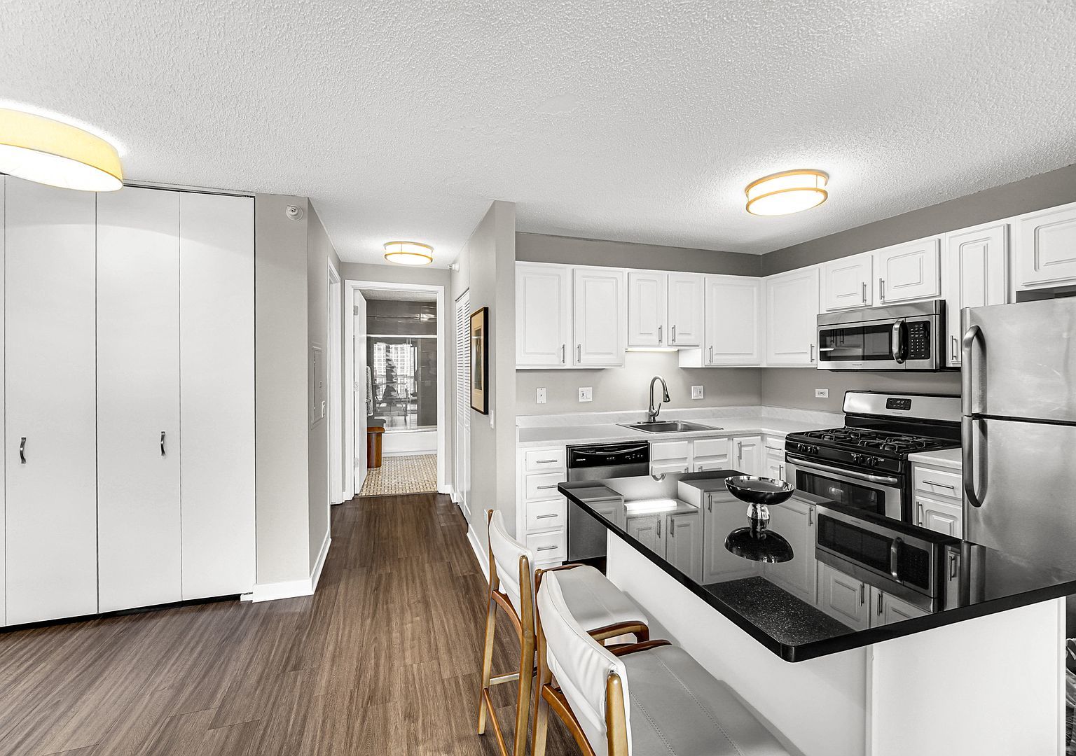 545 N Dearborn Street Unit: 3006