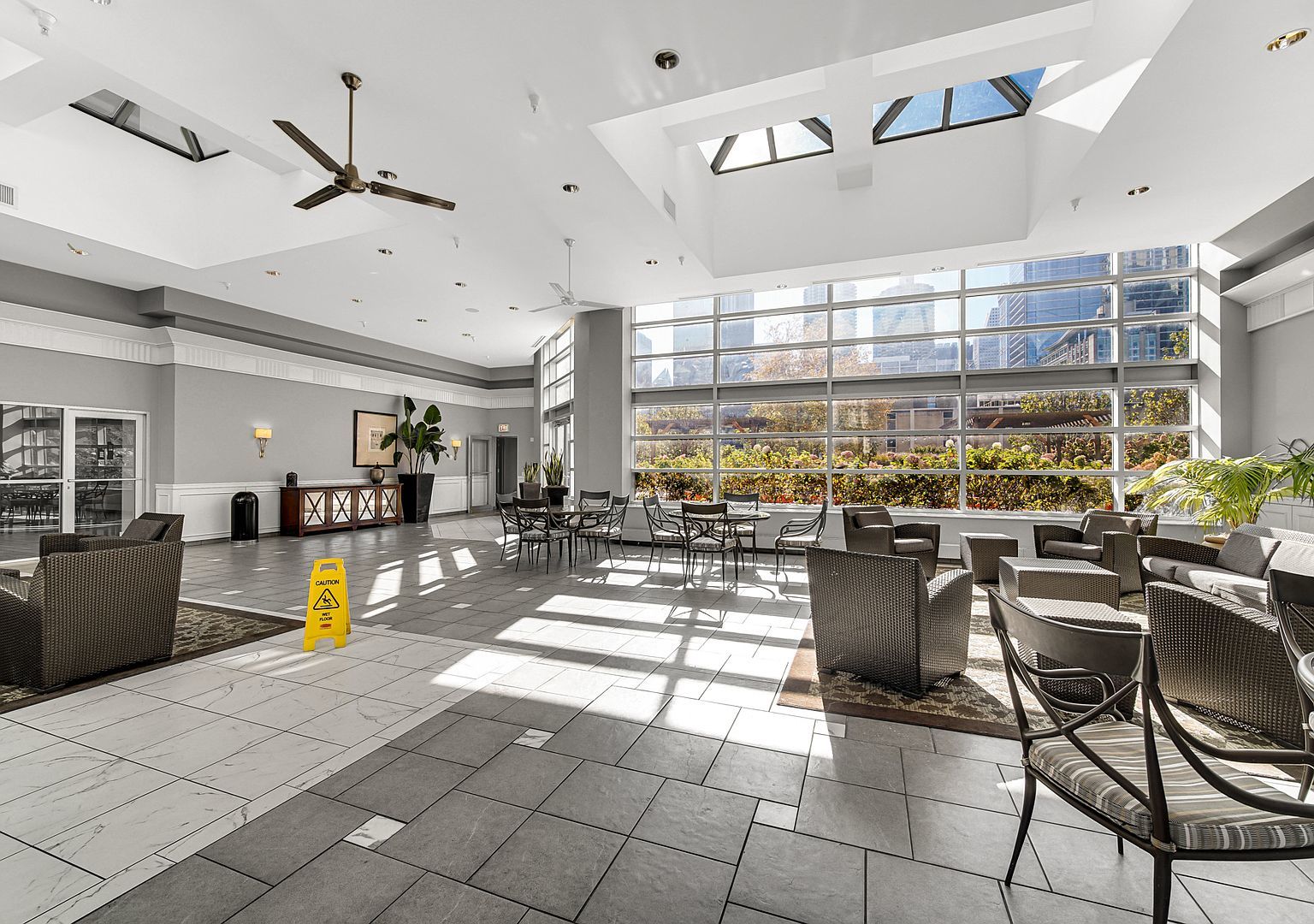 545 N Dearborn Street Unit: 3006