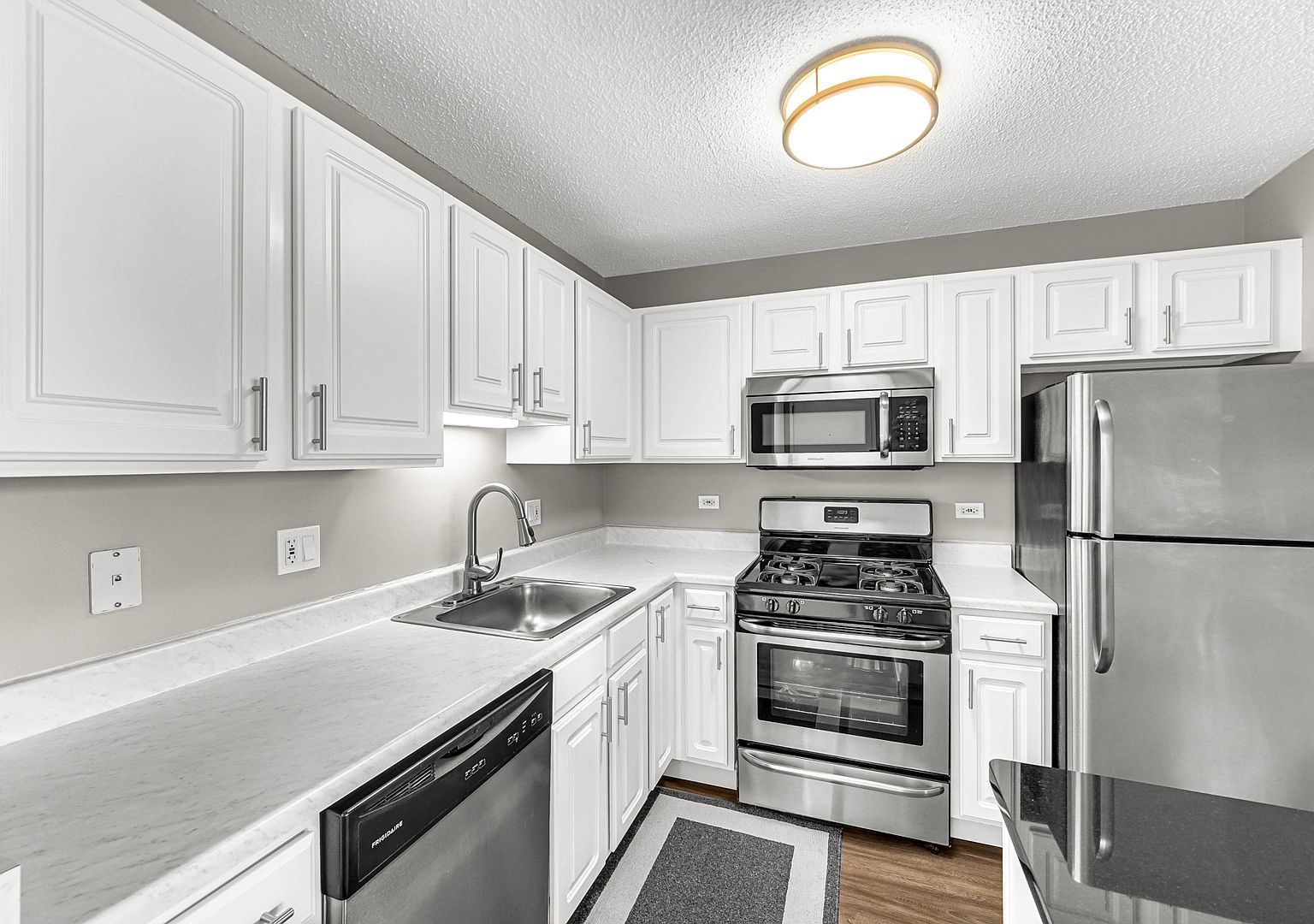 545 N Dearborn Street Unit: 3006
