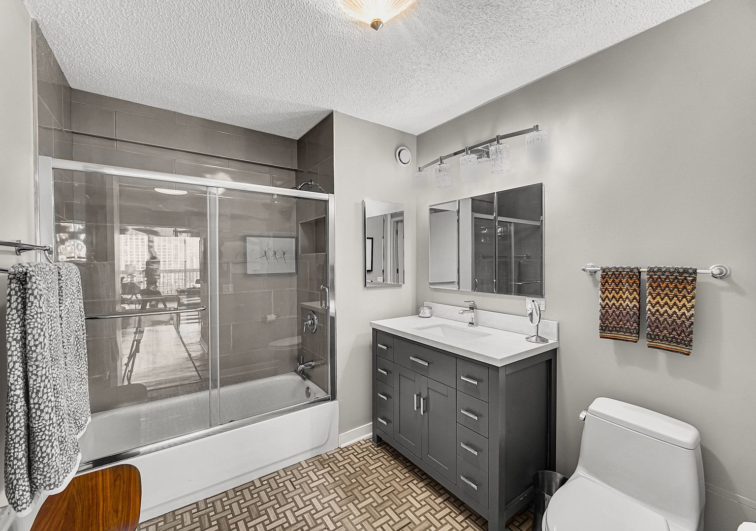 545 N Dearborn Street Unit: 3006