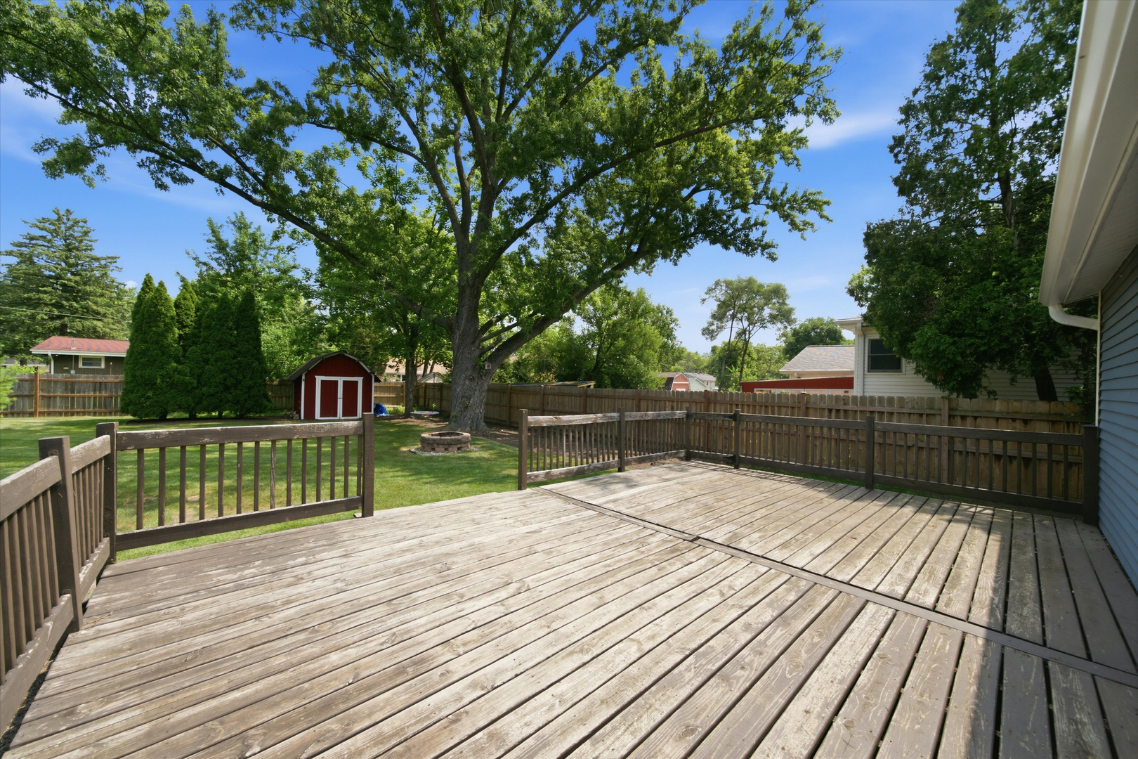 22W452 Sycamore Drive