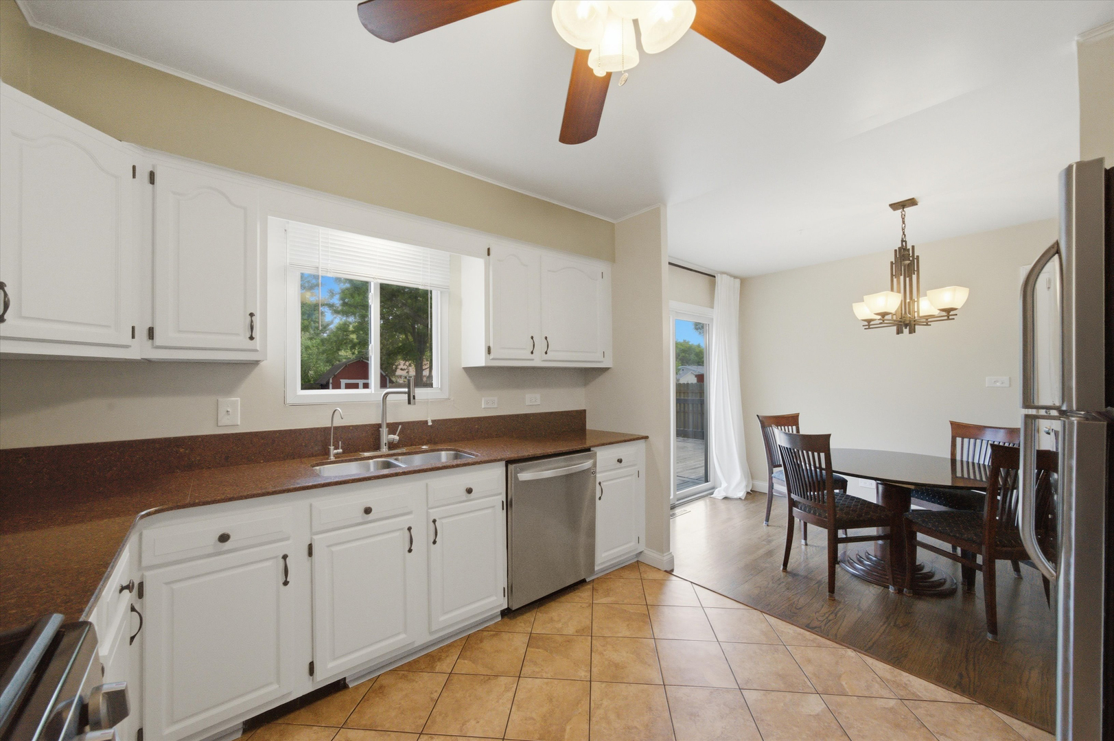 22W452 Sycamore Drive