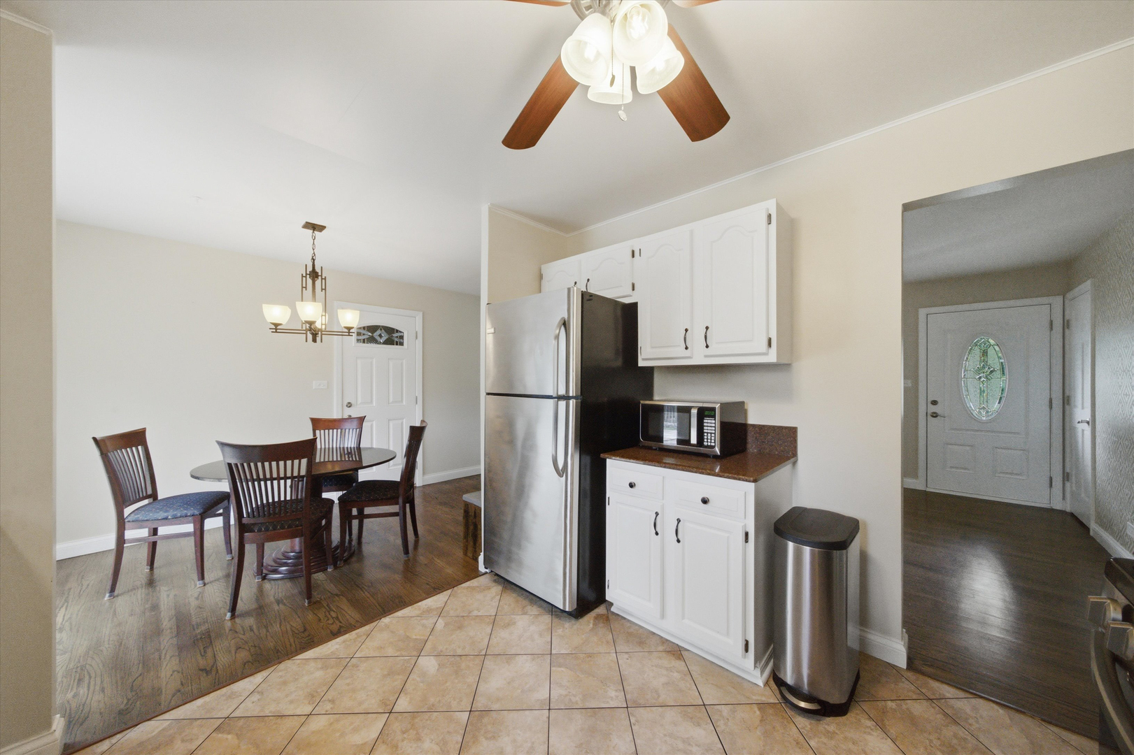22W452 Sycamore Drive