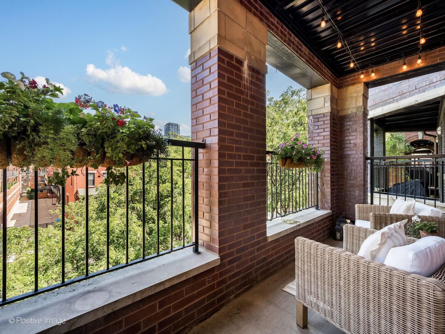 1037 W Monroe Street Unit: 3