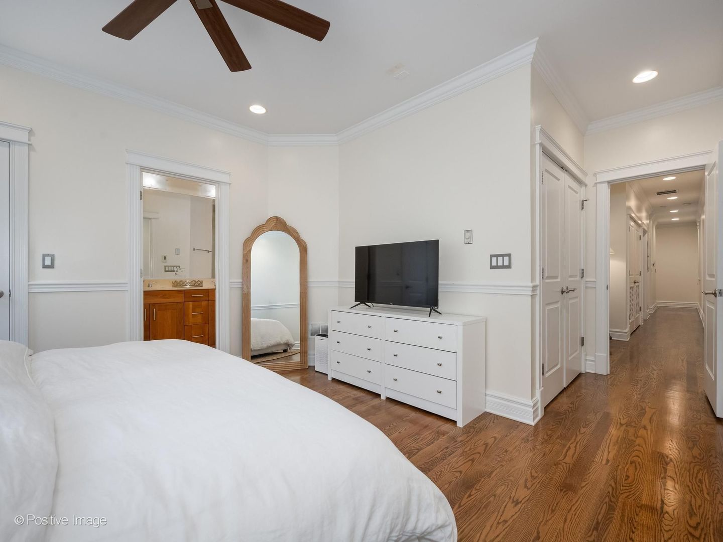 1037 W Monroe Street Unit: 3
