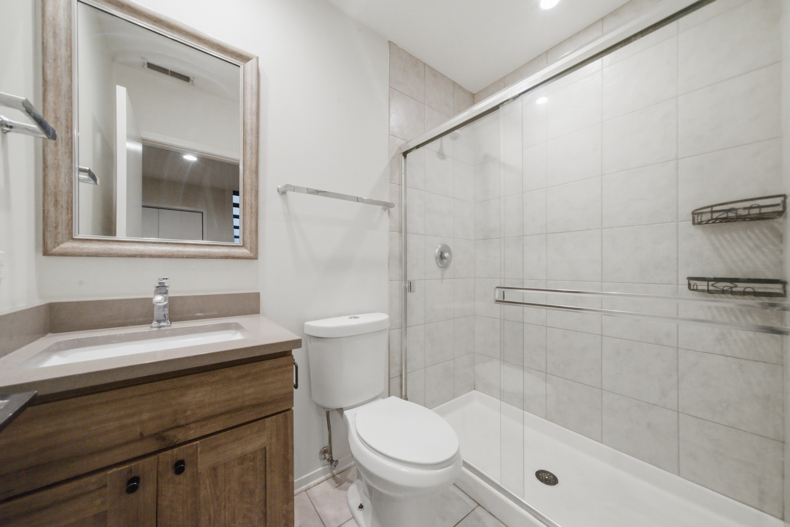2000 S Michigan Avenue Unit: 103