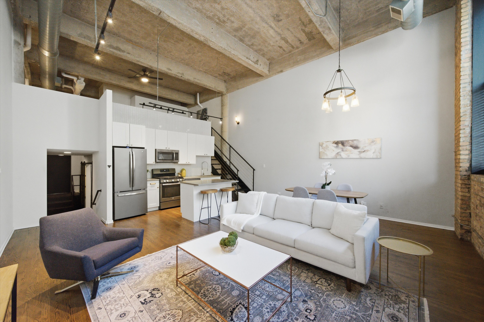 2000 S Michigan Avenue Unit: 103