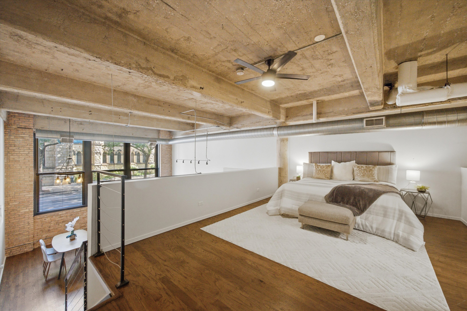 2000 S Michigan Avenue Unit: 103