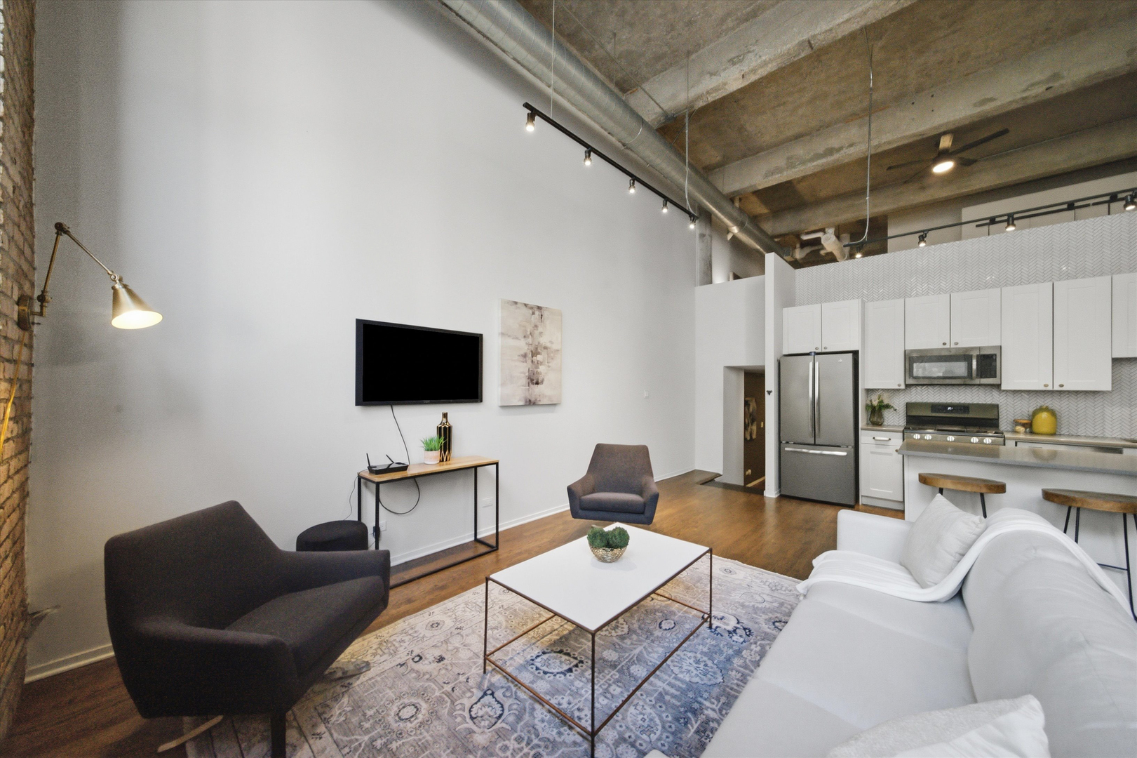 2000 S Michigan Avenue Unit: 103