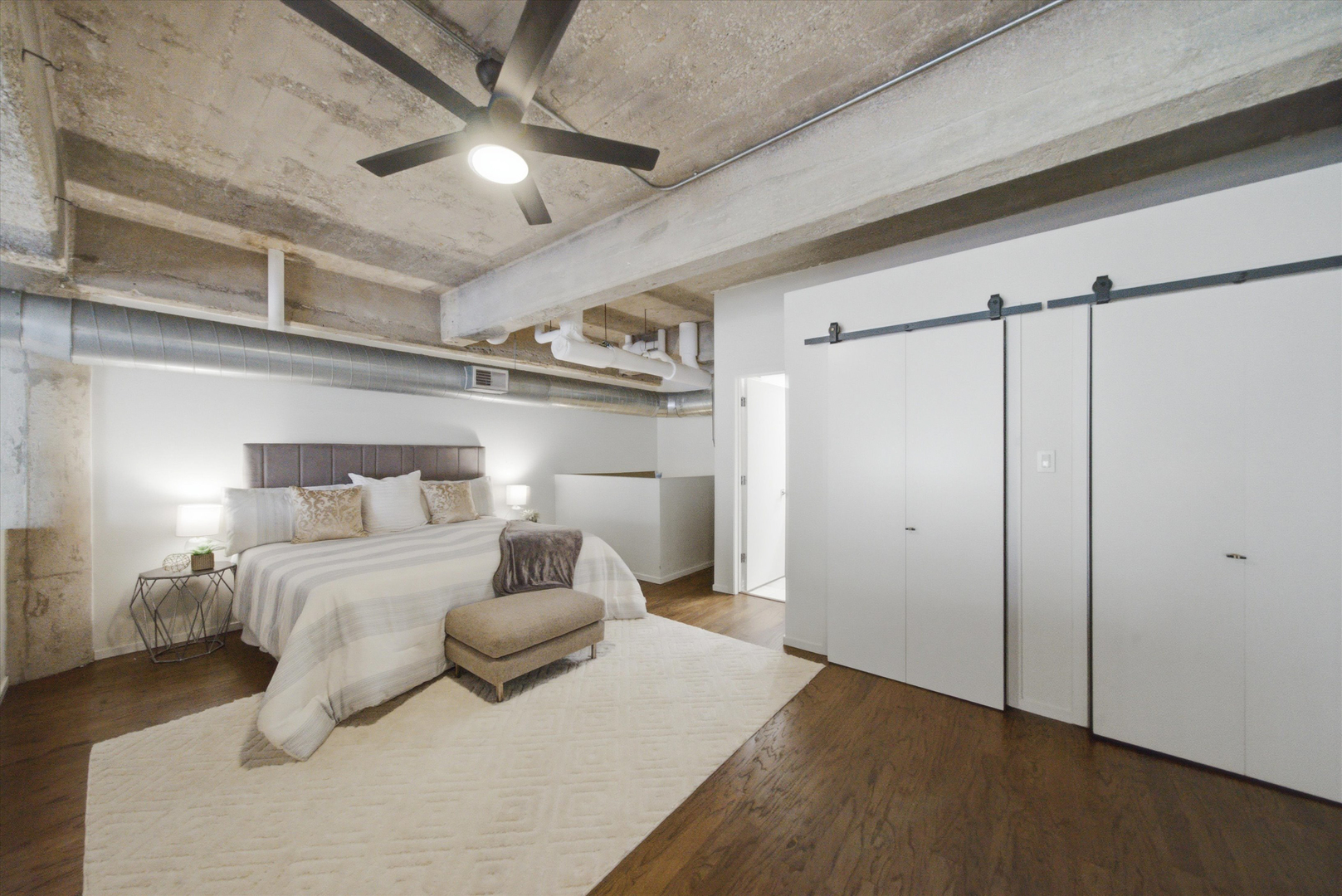 2000 S Michigan Avenue Unit: 103