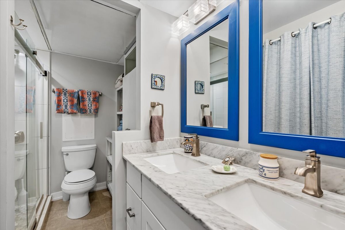 1300 N Astor Street Unit: 22B