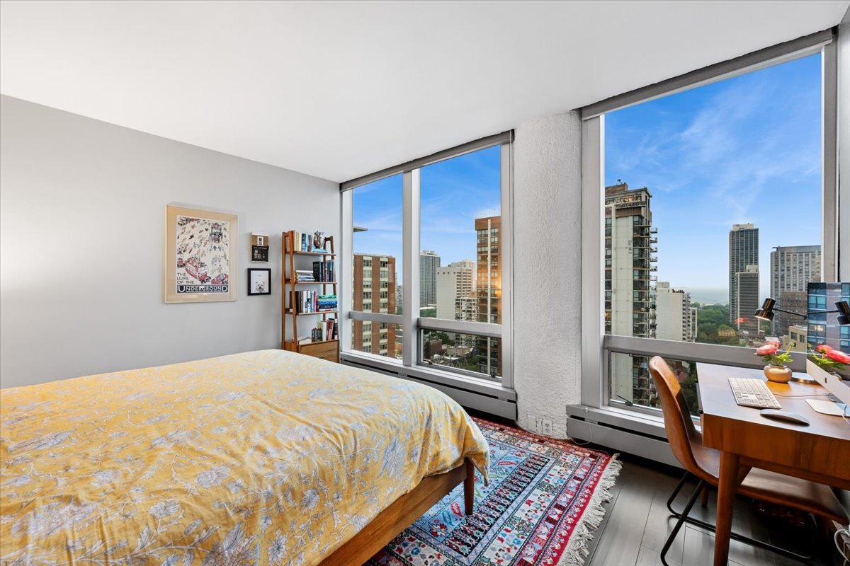 1300 N Astor Street Unit: 22B