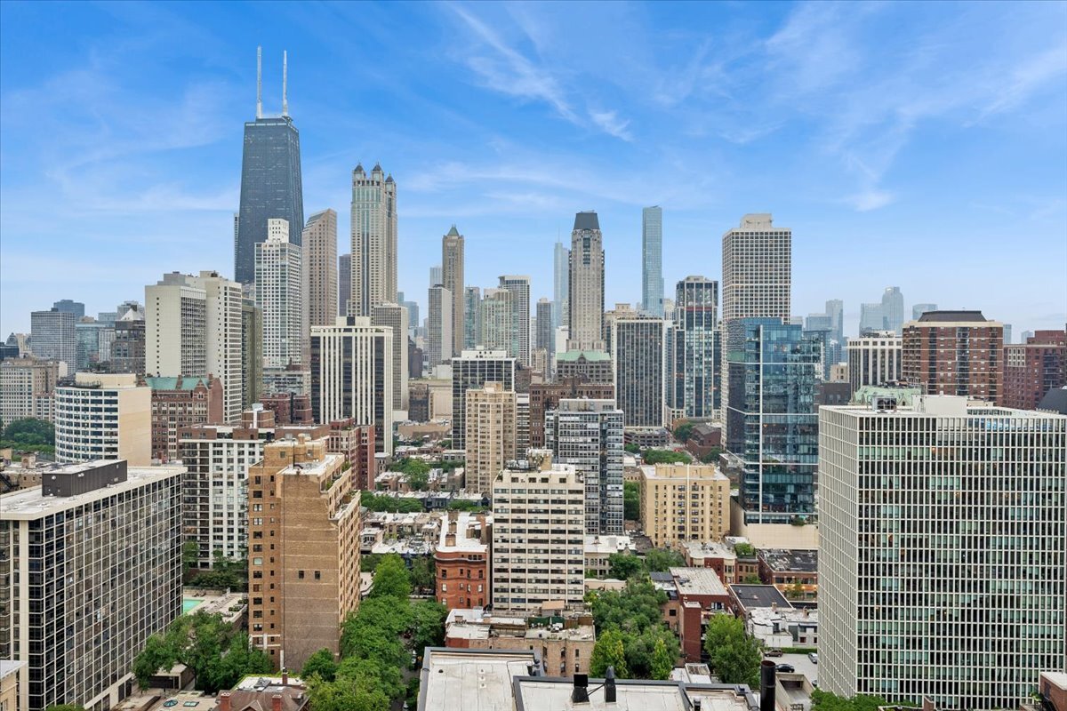 1300 N Astor Street Unit: 22B