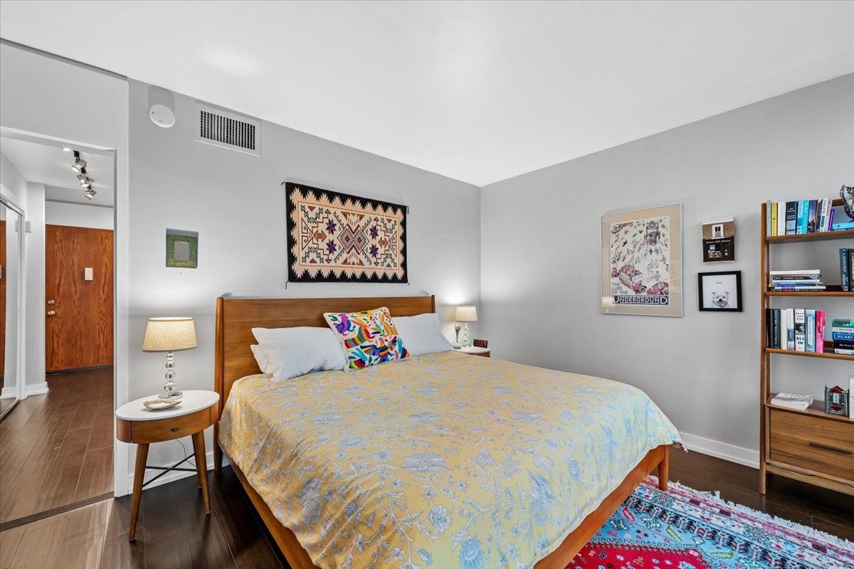 1300 N Astor Street Unit: 22B