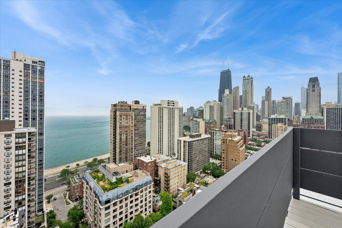 1300 N Astor Street Unit: 22B