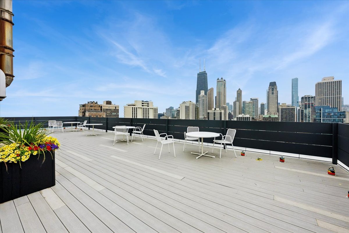 1300 N Astor Street Unit: 22B