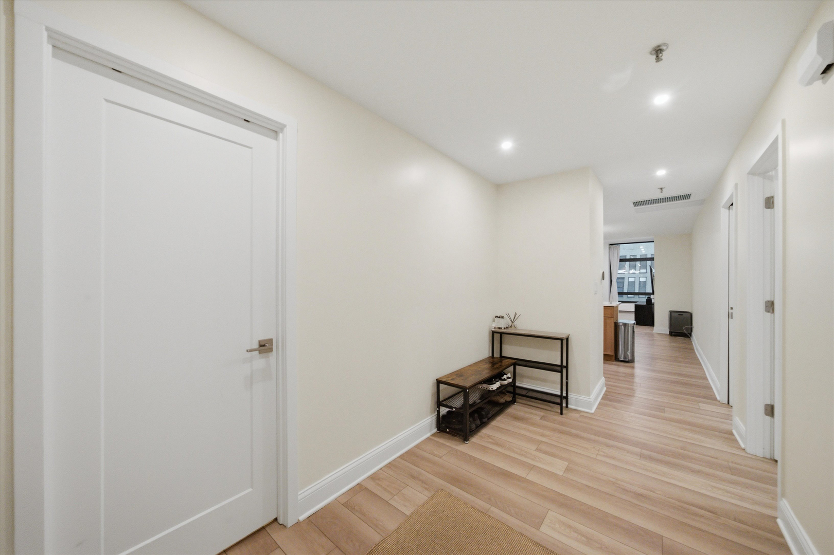 680 N Lake Shore Drive Unit: 913