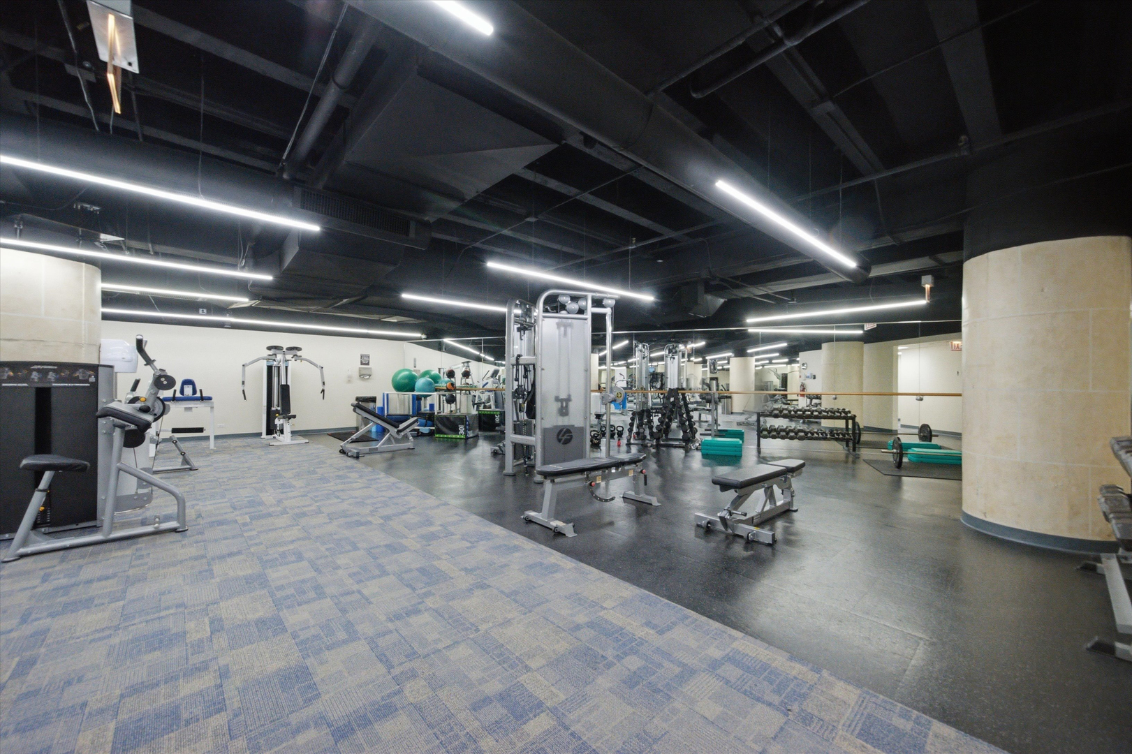 680 N Lake Shore Drive Unit: 913