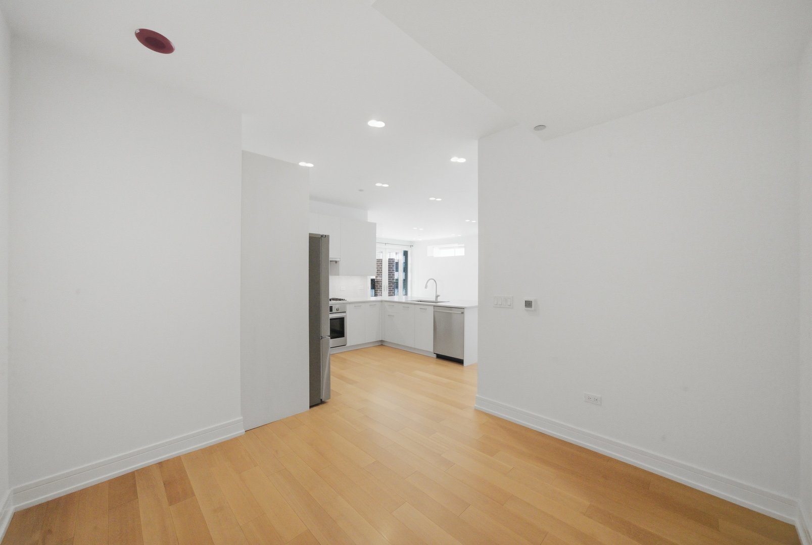 434 W Melrose Street Unit: 301