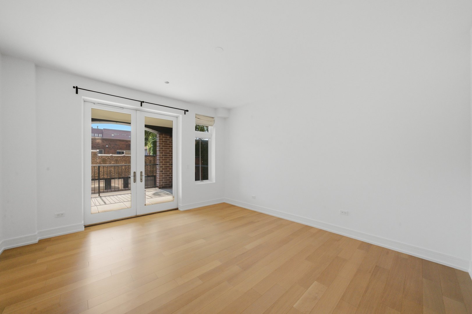 434 W Melrose Street Unit: 301