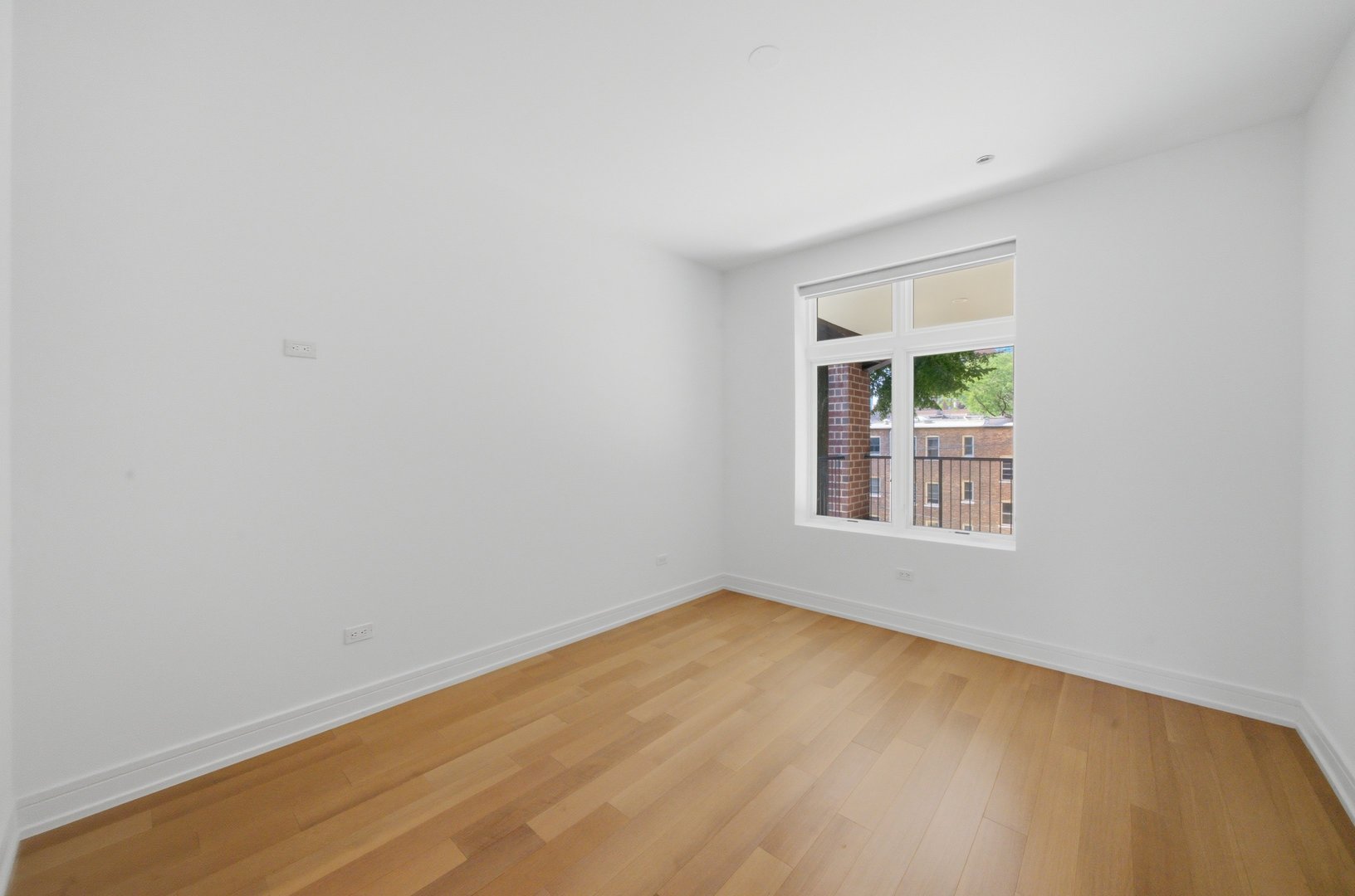 434 W Melrose Street Unit: 301