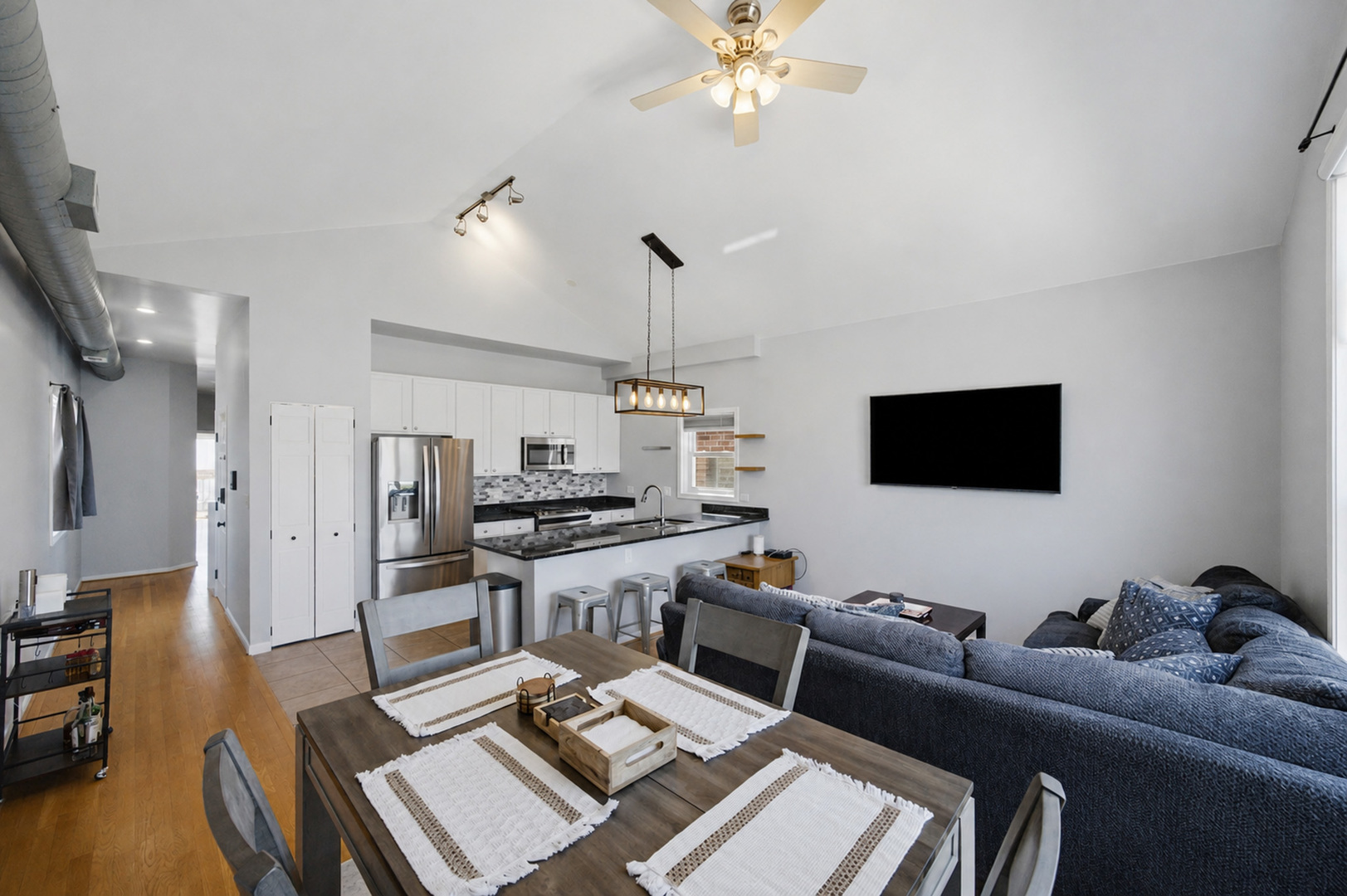 1267 N Honore Street Unit: 3