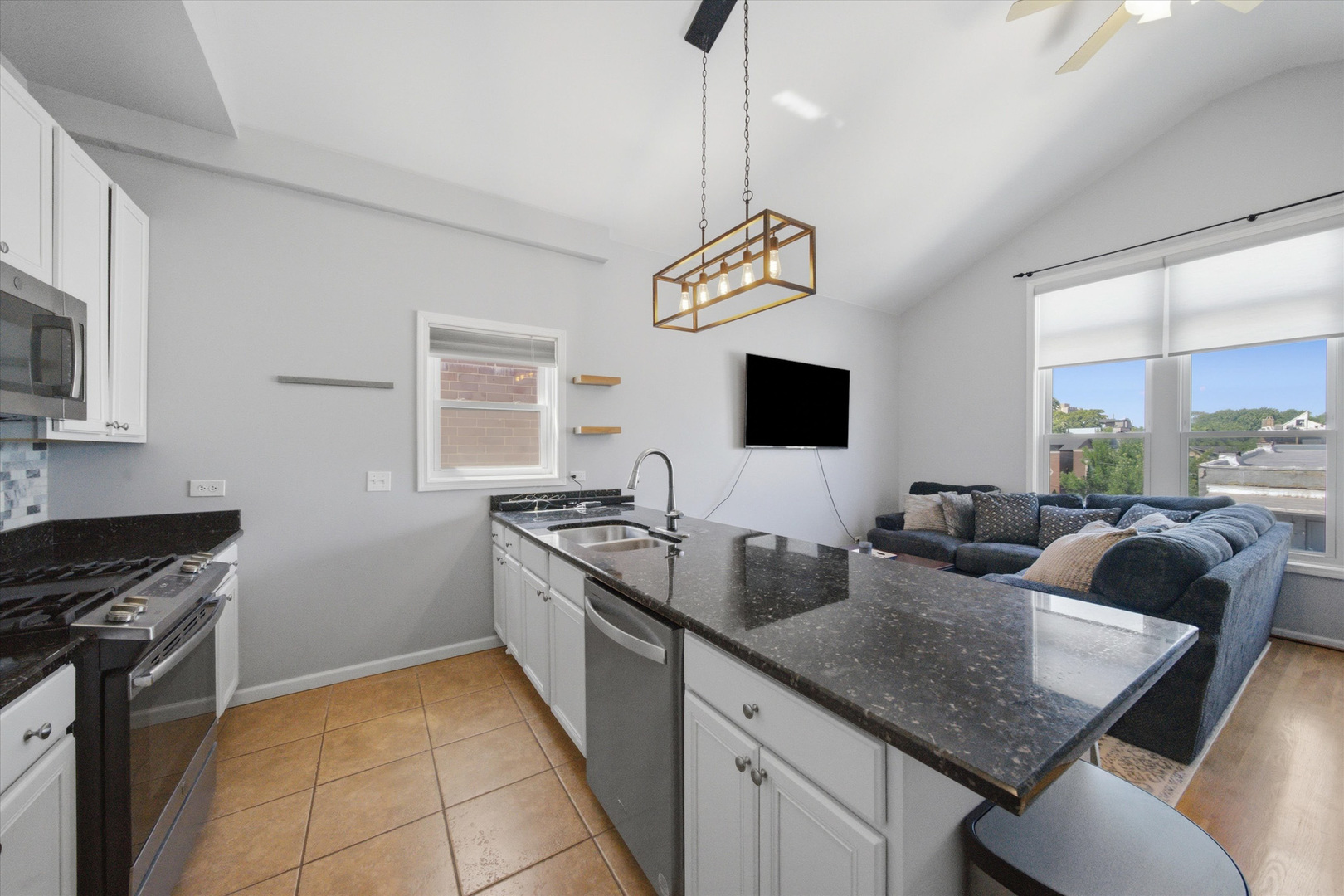 1267 N Honore Street Unit: 3