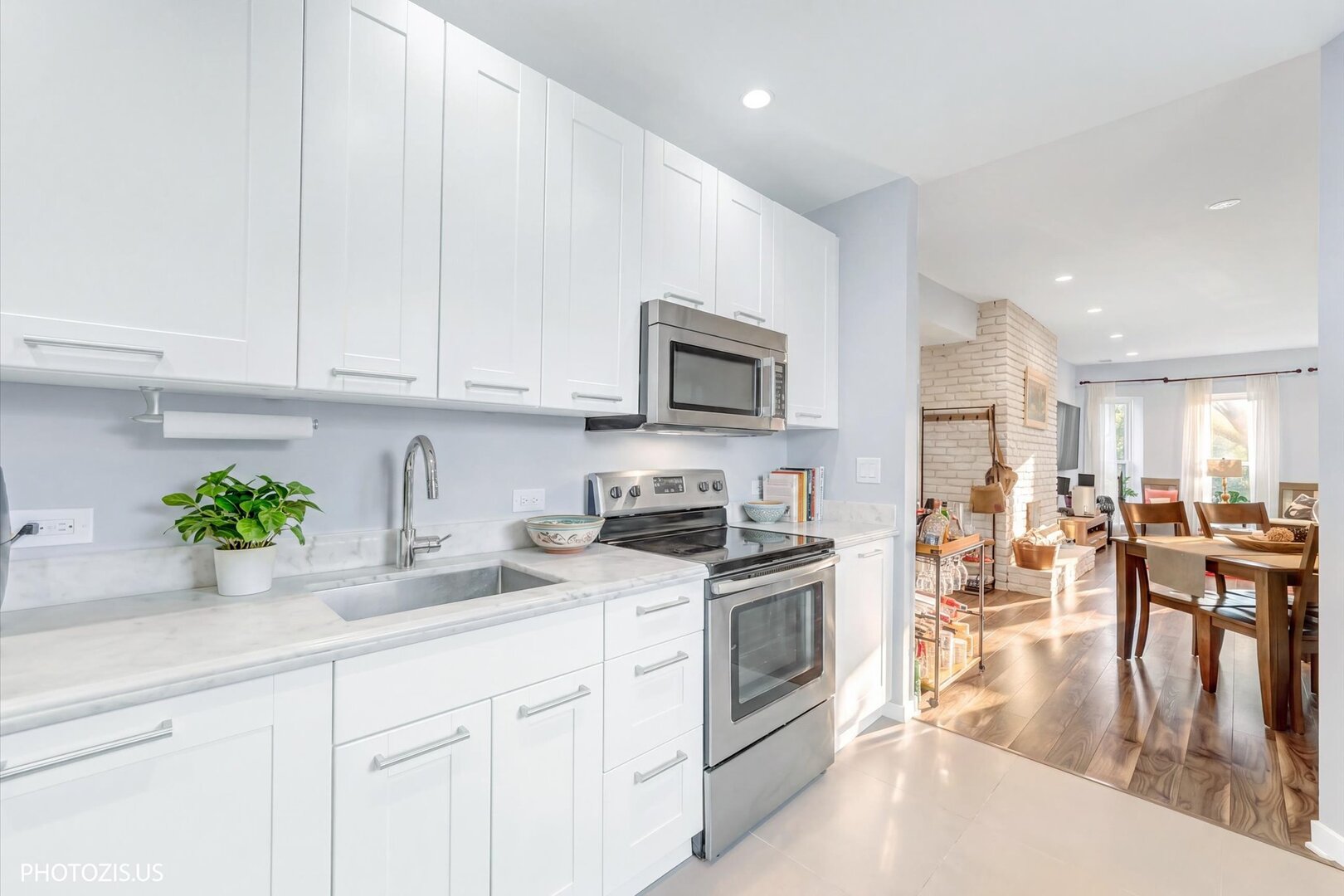 3462 N Sheffield Avenue Unit: 2S