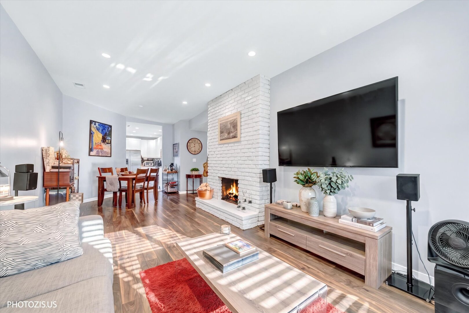 3462 N Sheffield Avenue Unit: 2S