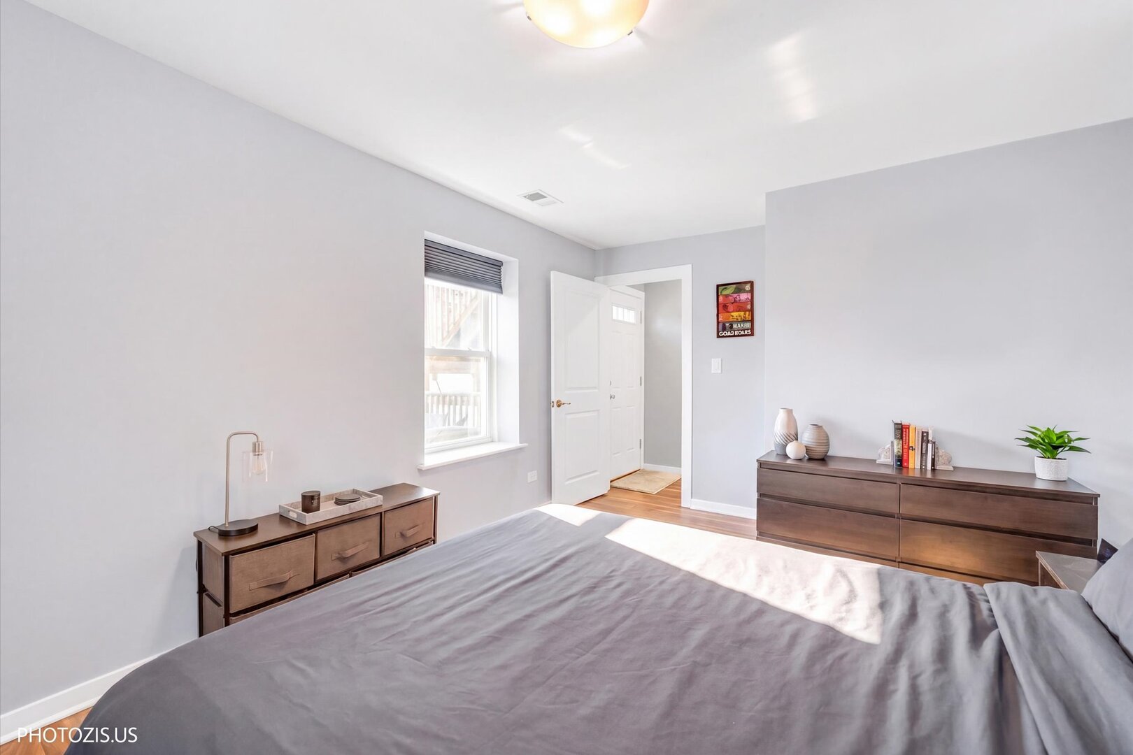 3462 N Sheffield Avenue Unit: 2S