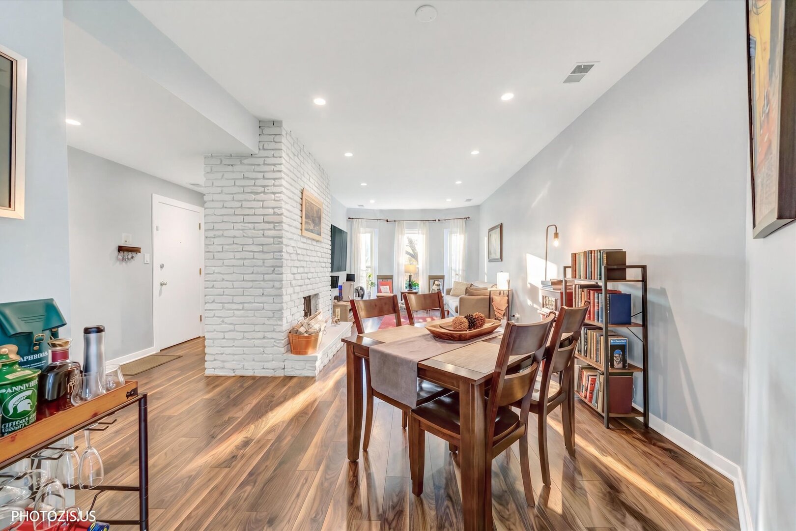 3462 N Sheffield Avenue Unit: 2S