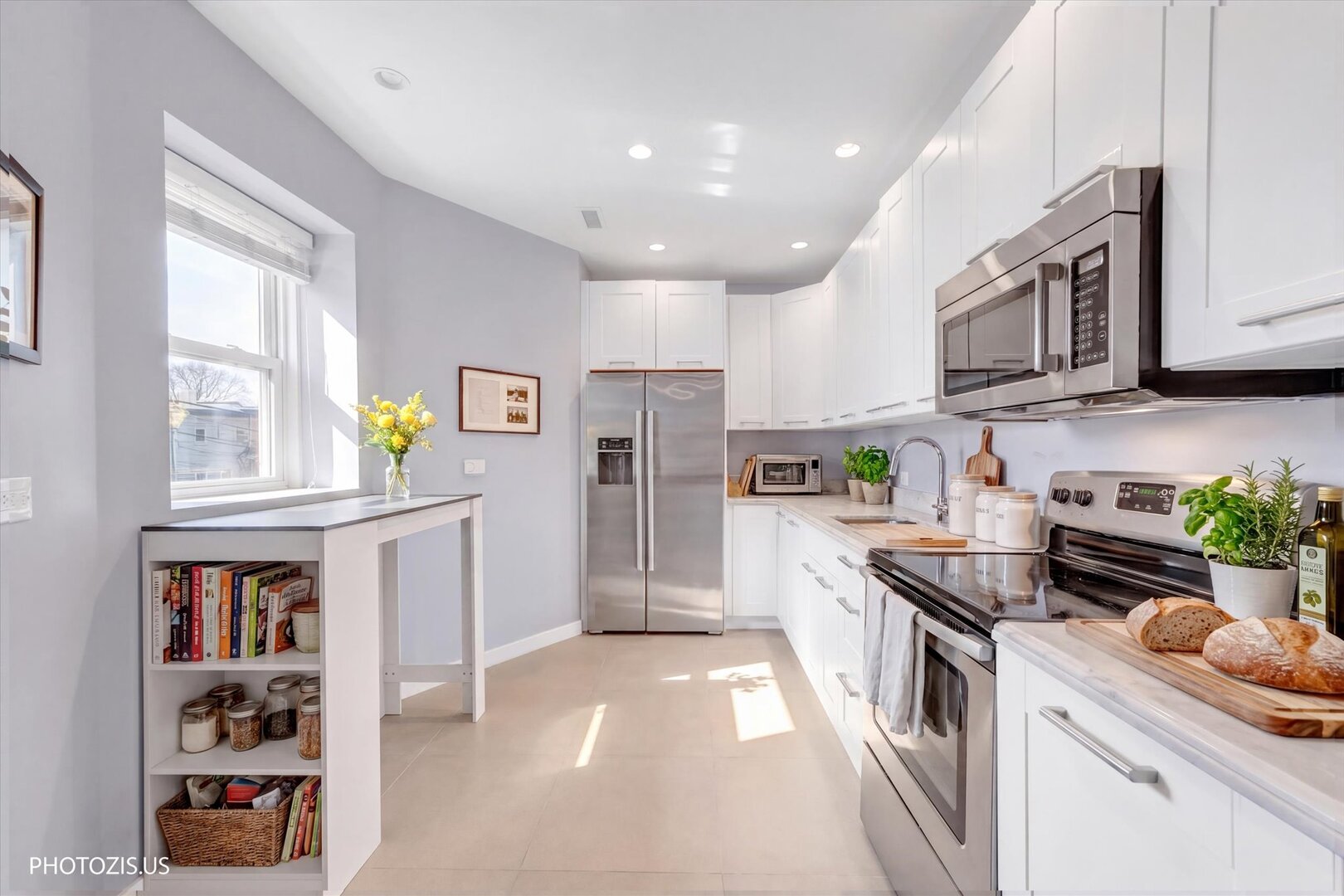 3462 N Sheffield Avenue Unit: 2S