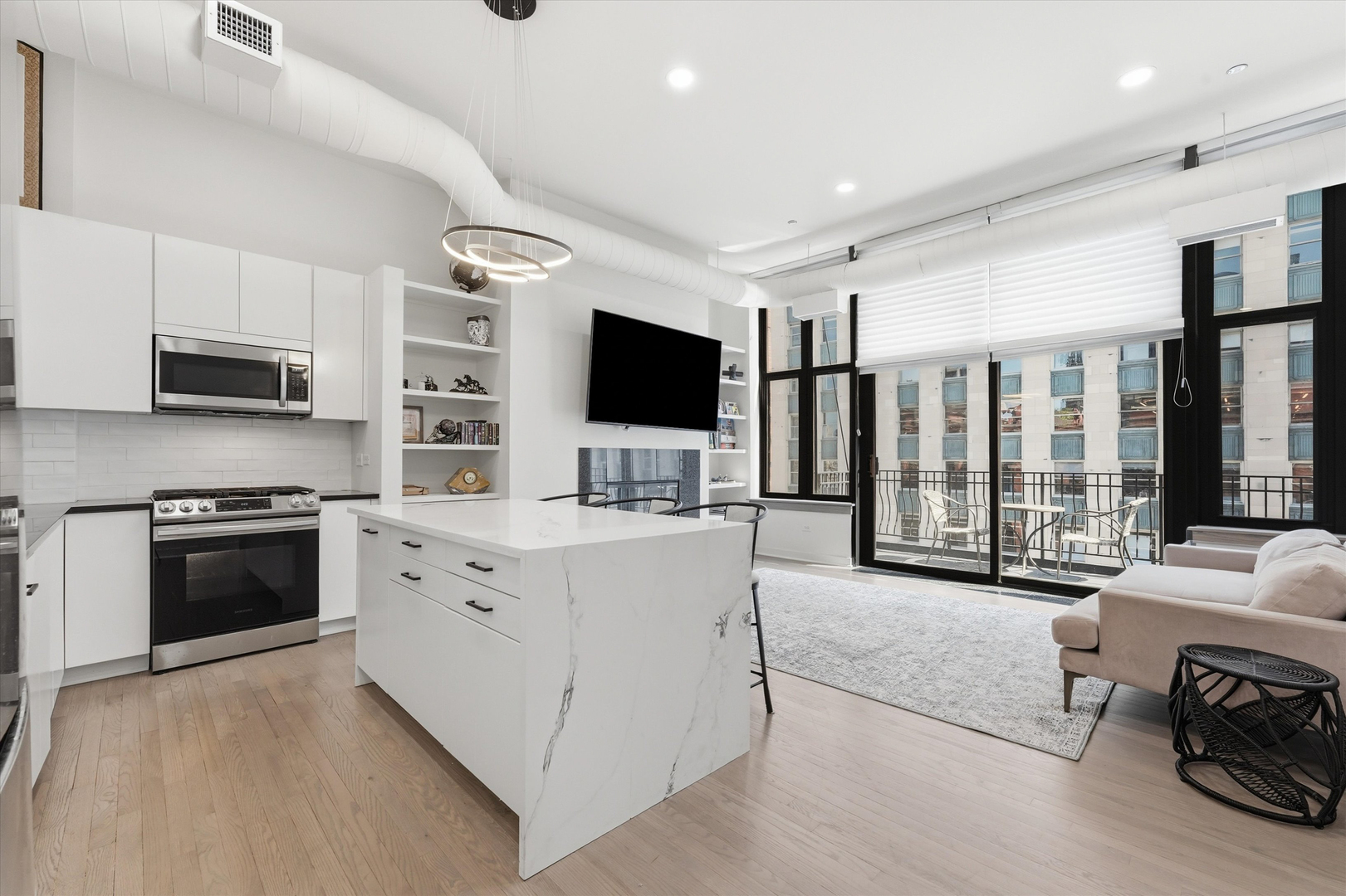 333 W Hubbard Street Unit: 1010
