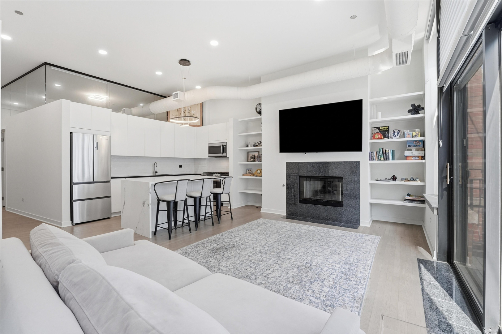 333 W Hubbard Street Unit: 1010
