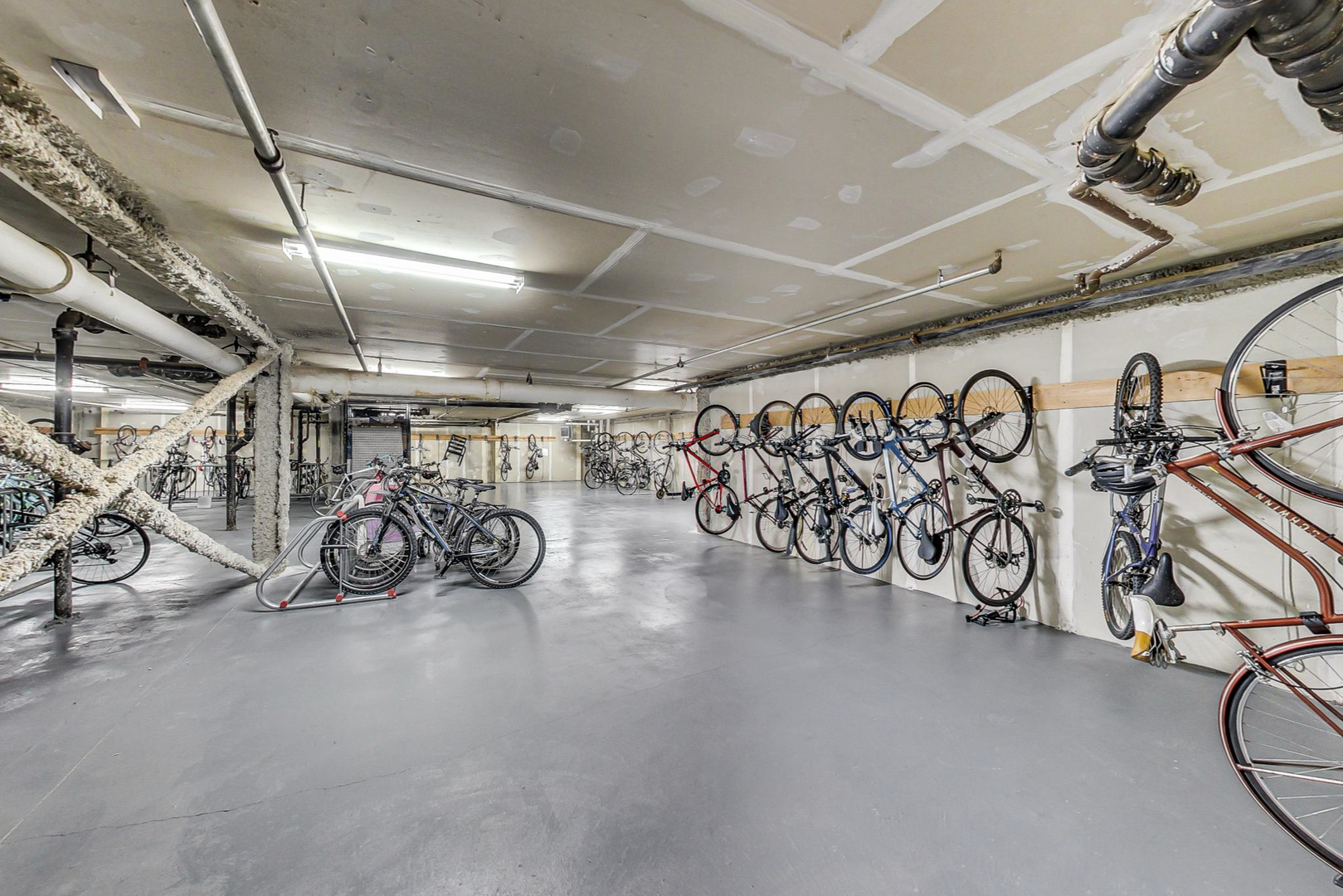 333 W Hubbard Street Unit: 1010