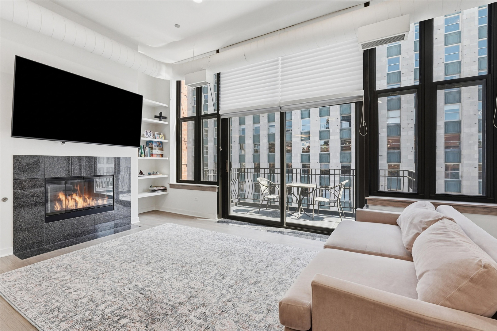 333 W Hubbard Street Unit: 1010
