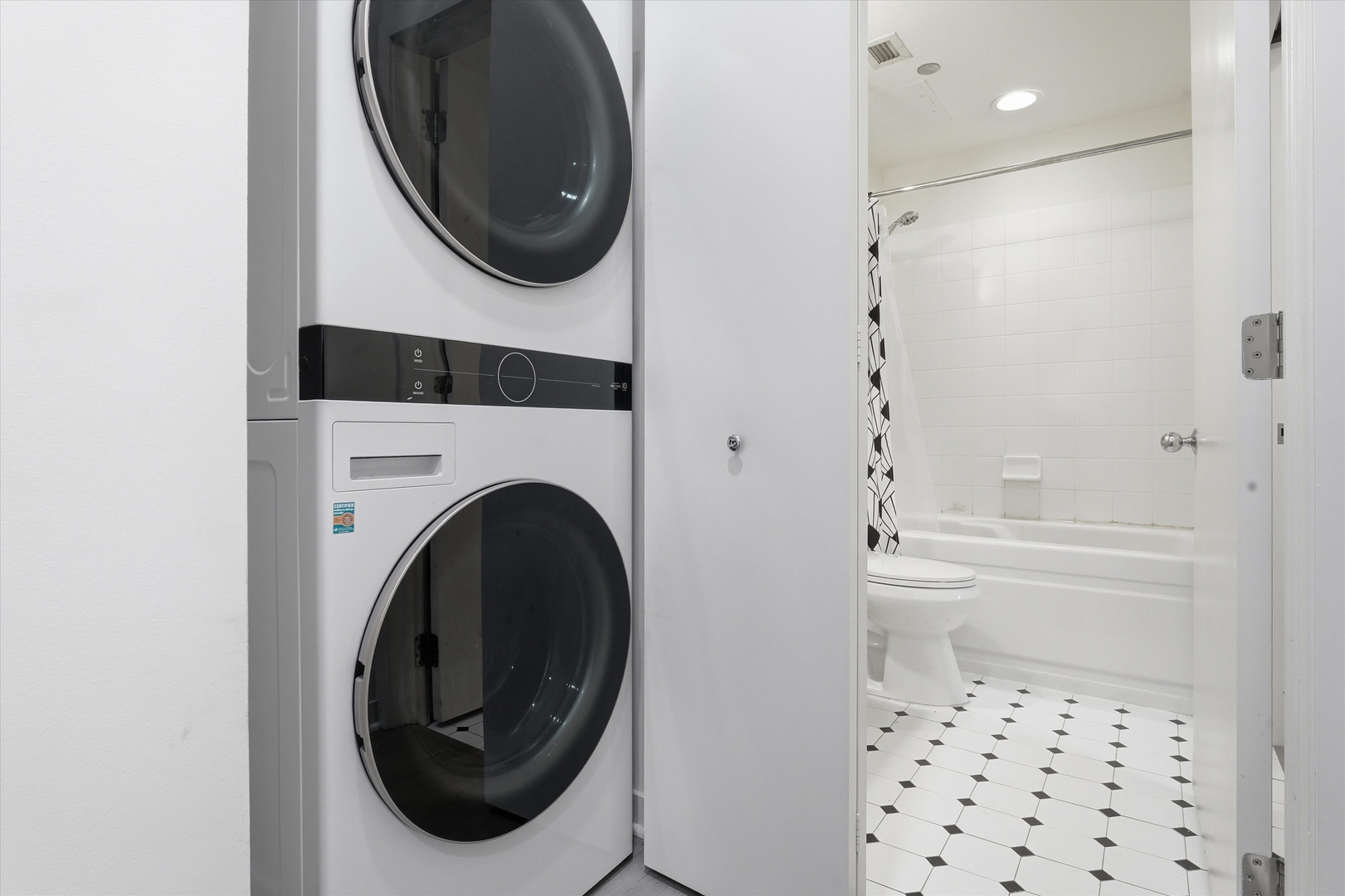 333 W Hubbard Street Unit: 1010