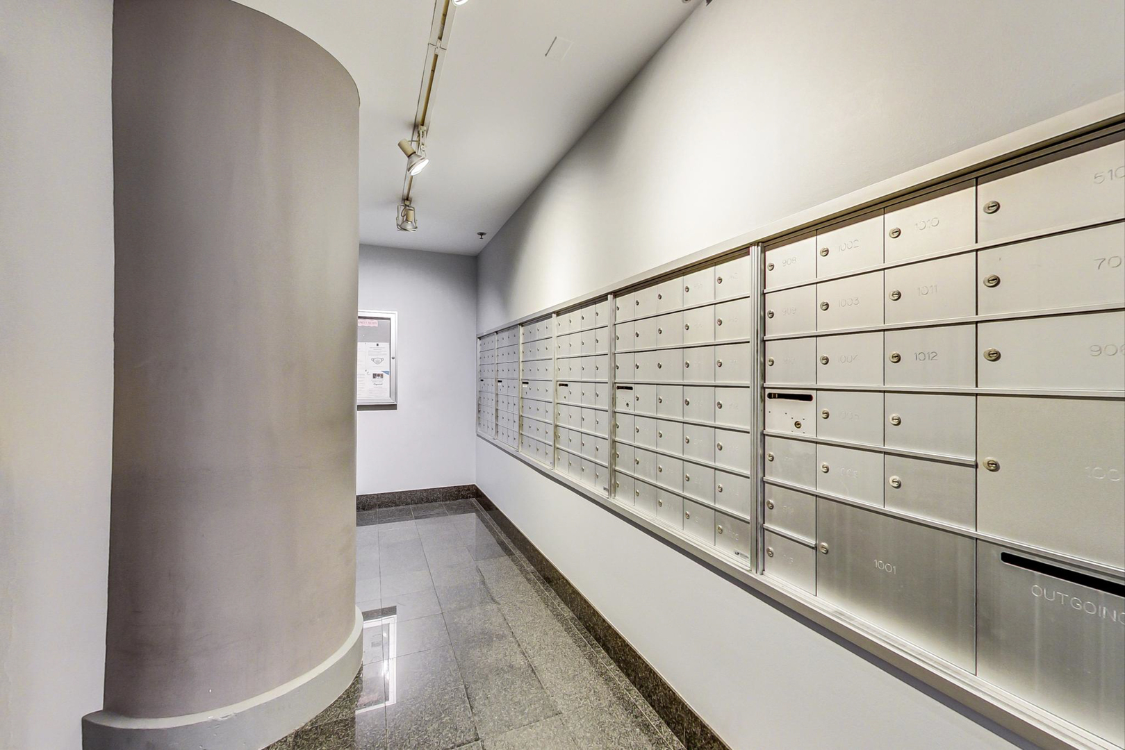 333 W Hubbard Street Unit: 1010