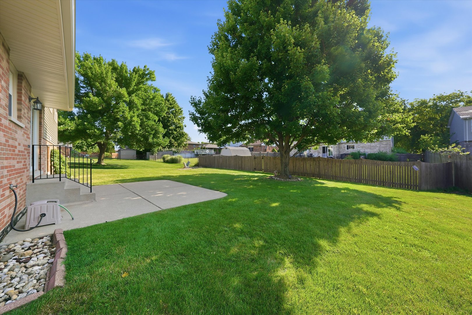 10S221 Suffield Drive